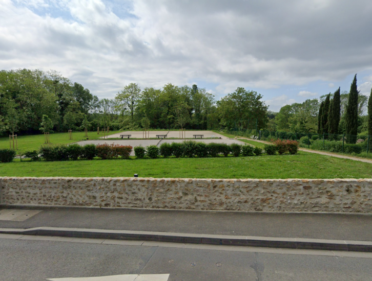 Travaux d’aménagement d’un abri au boulodrome du Parc de la Marnière